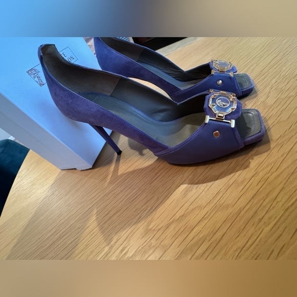 VERSACE Vintage Purple Leather and Suede Medusa Square Toe Heels Size 40 VGUC - Picture 8 of 15